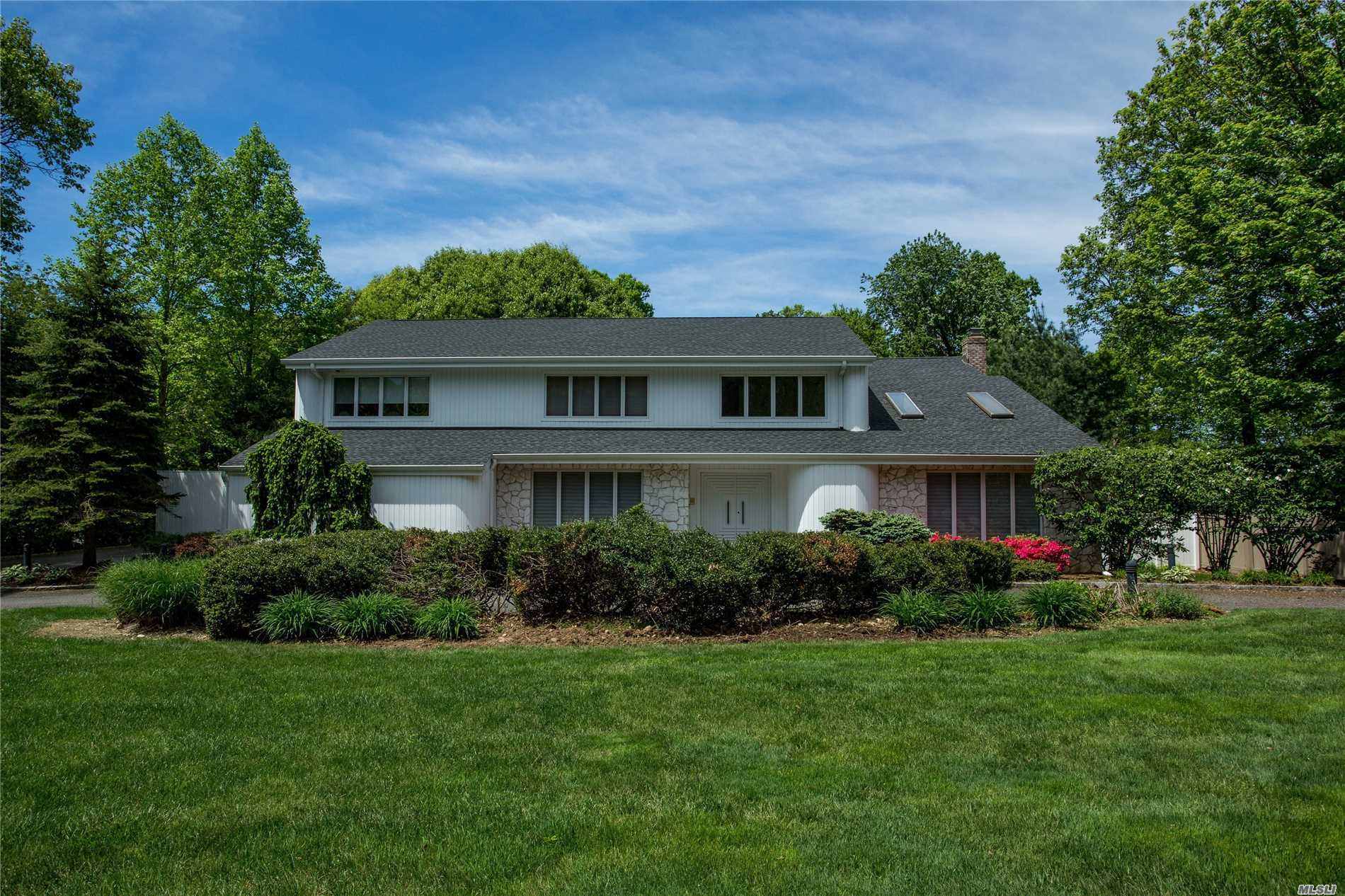 #1 photo, 16 Greenwood Lane, Нассау ‖ Woodbury , NY 11797