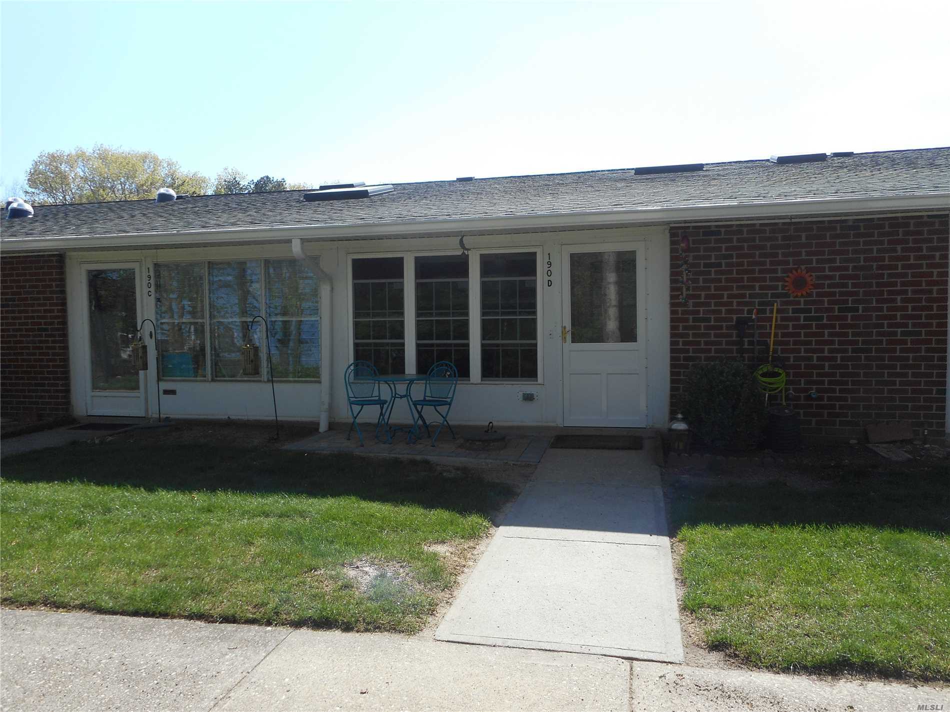 #1 photo, 190 D Ventry Court, Саффолк ‖ Ridge , NY 11961