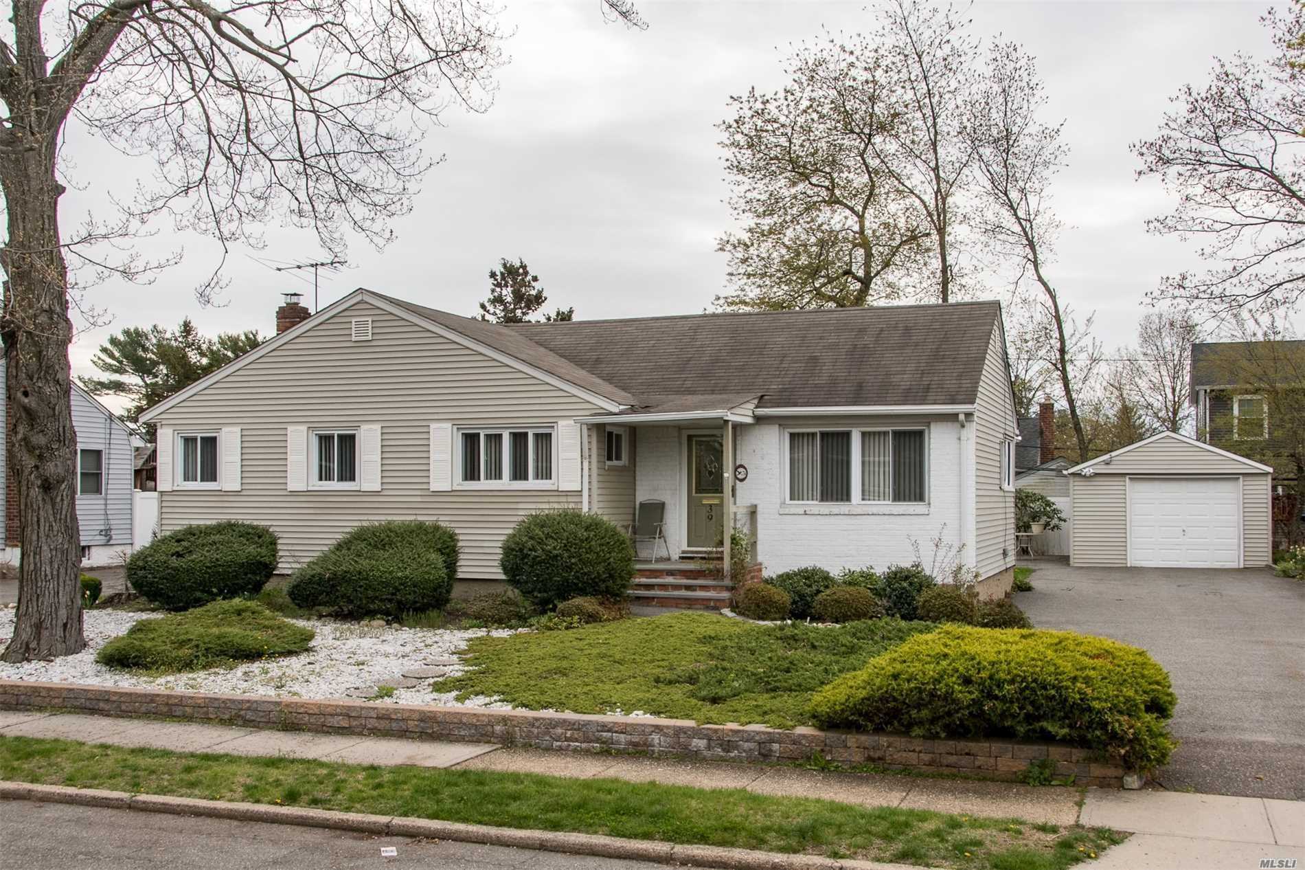 #1 photo, 39 Cambria Road, Нассау ‖ Syosset , NY 11791