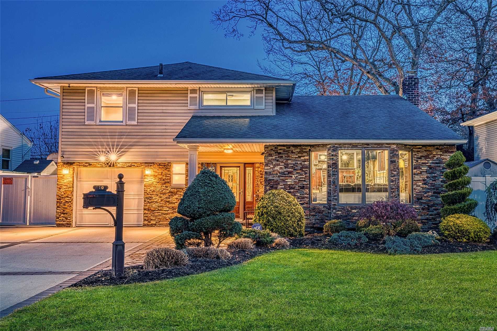 #1 photo, 10 Stratford Court, North Bellmore , NY 11710