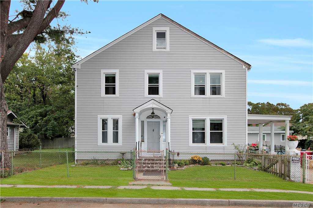 #1 photo, 7 Oakwood Street, מחוז סאפוק Lake Ronkonkoma , NY 11779