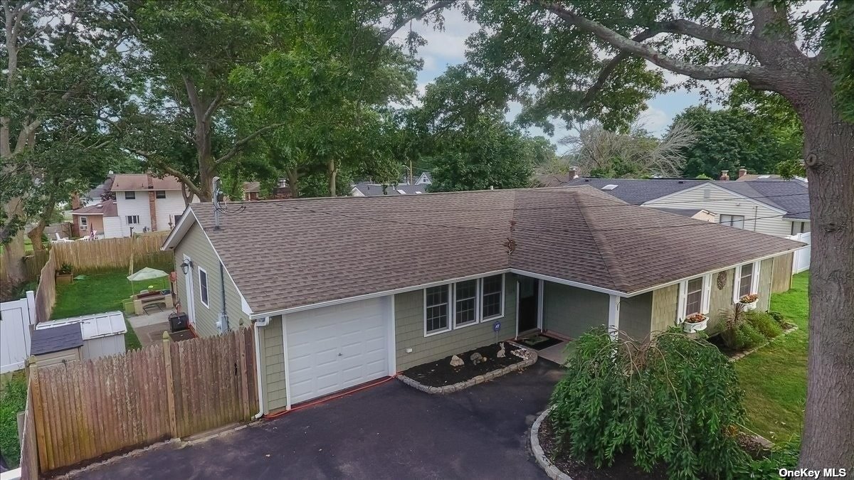 #1 photo, 124 Granny Road, Саффолк ‖ Farmingville , NY 11738