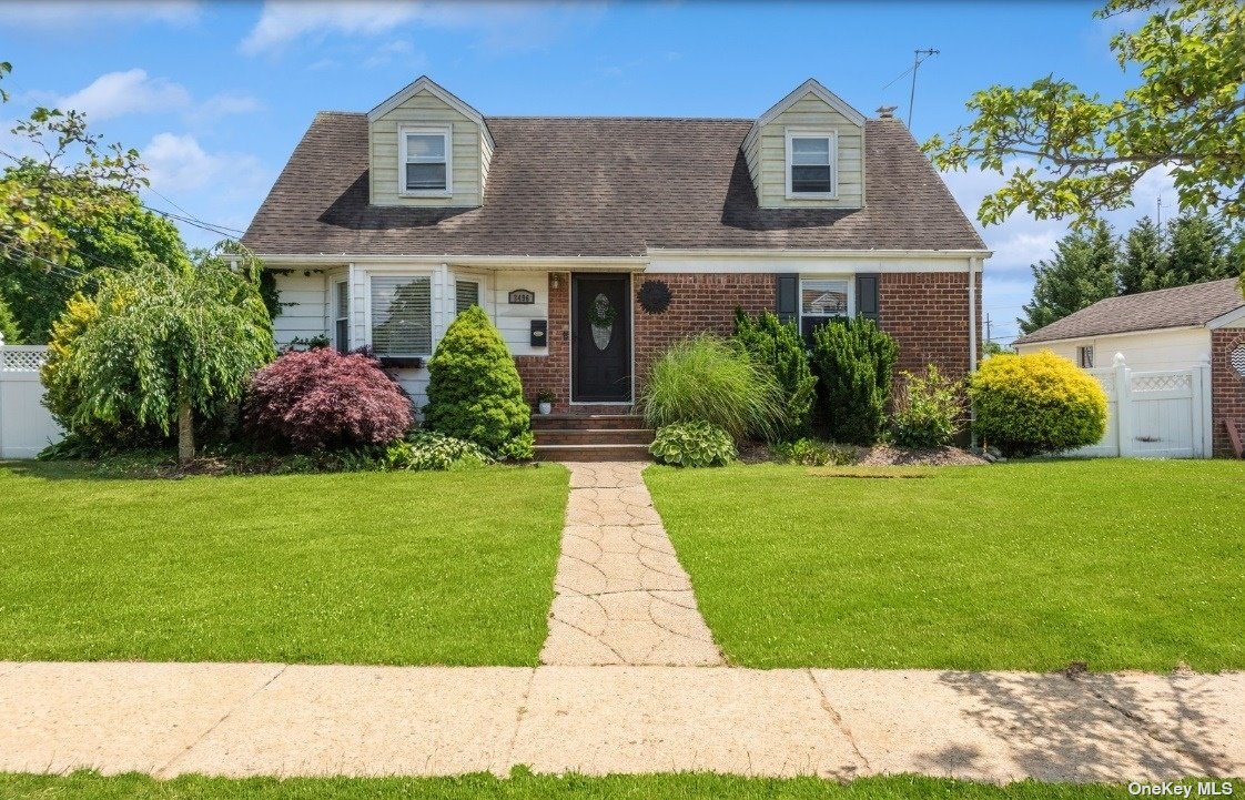#1 photo, 3496 Roxbury Avenue, מחוז נסאו Wantagh , NY 11793