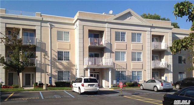 #1 photo, 54 School Street, מחוז נסאו Westbury , NY 11590