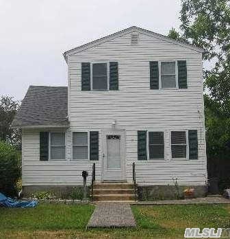 #1 photo, 17 Oak Neck Road, Саффолк ‖ West Islip , NY 11795