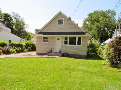 #1 photo, 18 Norwich Street, Саффолк ‖ Huntington Station , NY 11746