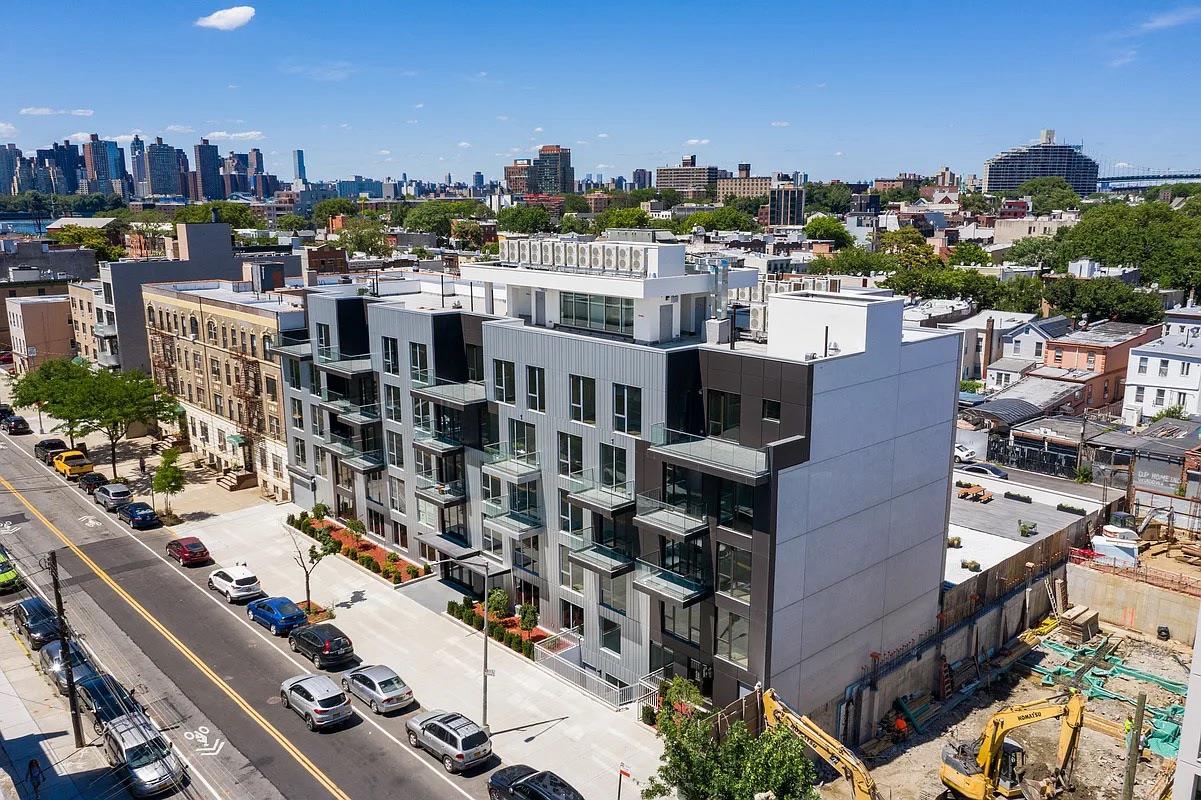 #1 photo, 14-33 31st Avenue, קווינס Astoria , NY 11106