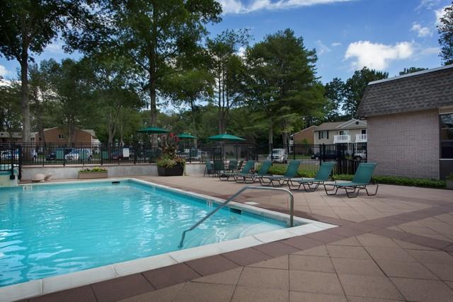 #1 photo, 1 Country Club Drive, Саффолк ‖ Coram , NY 11727