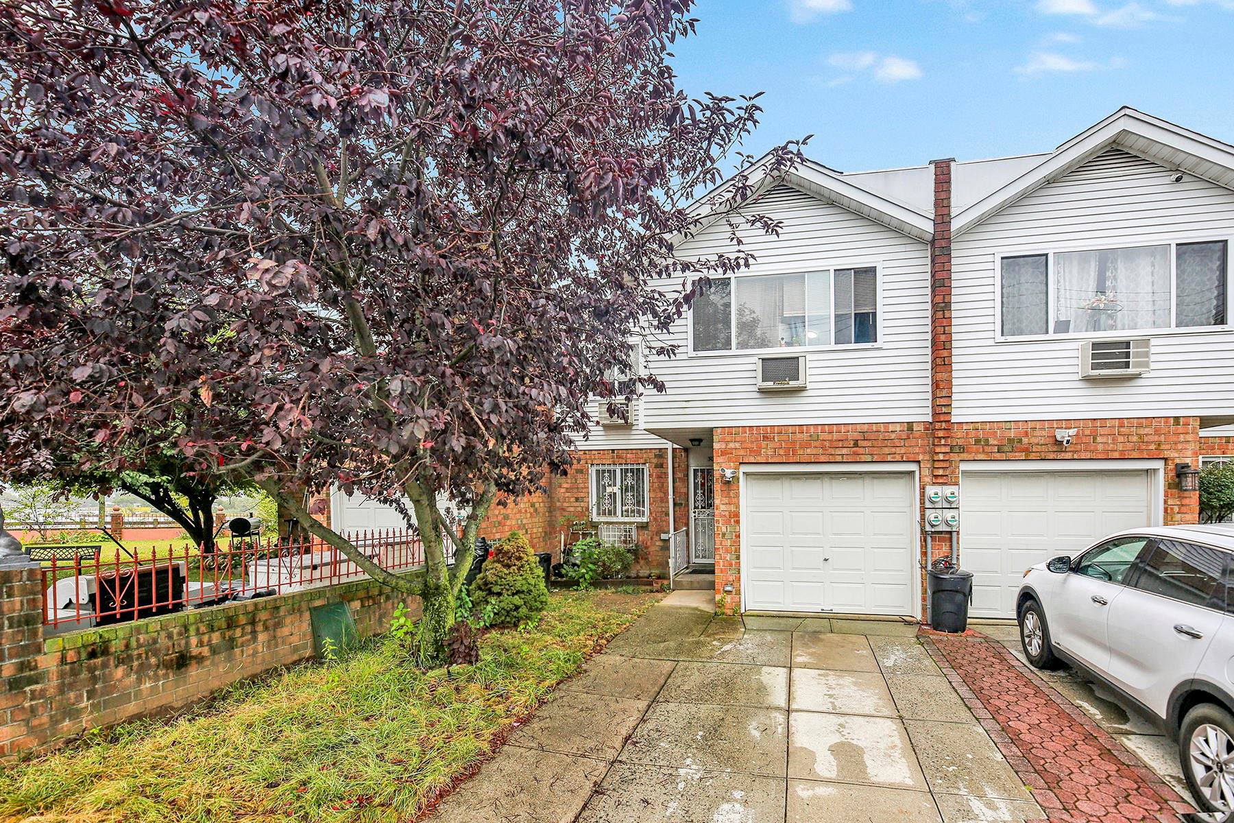 #1 photo, 303 Howe Avenue, הברונקס Bronx , NY 10473
