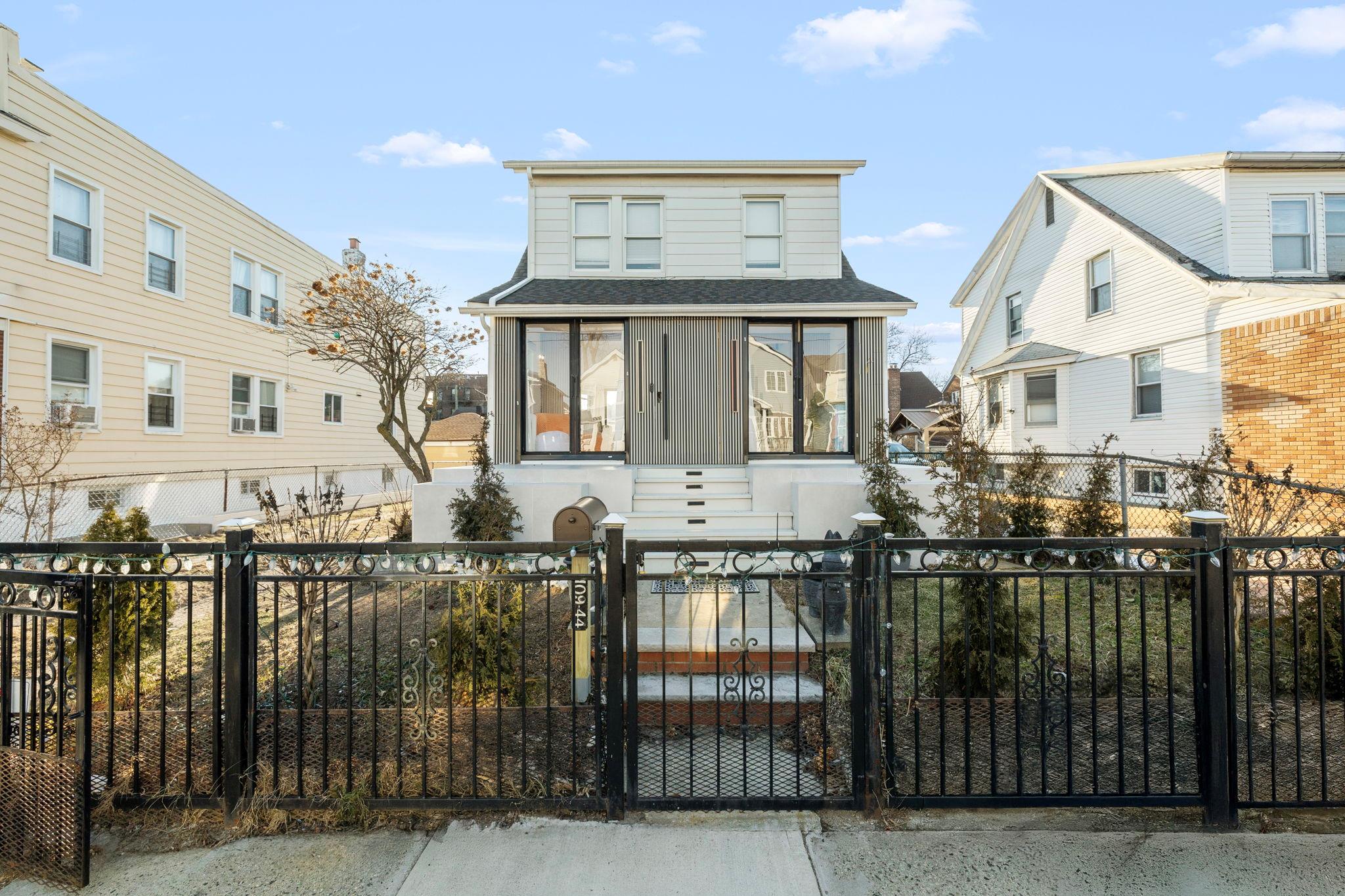 #1 photo, 109-44 121st Street, Куинс ‖ South Ozone Park , NY 11420