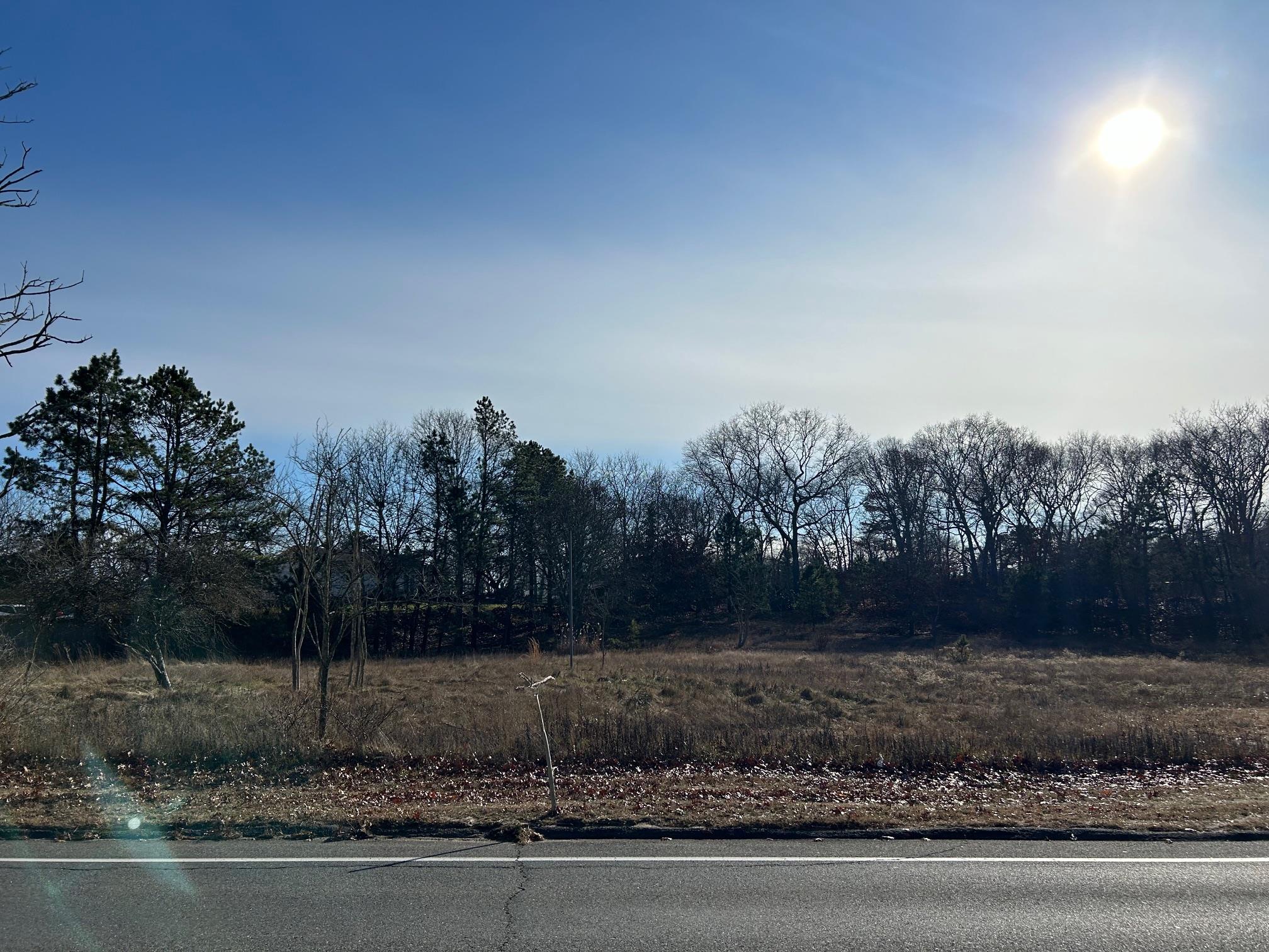 #1 photo, 267 Old Country Road, מחוז סאפוק Eastport , NY 11941