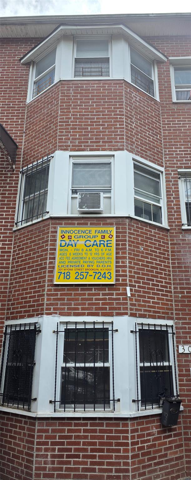 #1 photo, 301 Wyona Street, Бруклин ‖ Brooklyn , NY 11207