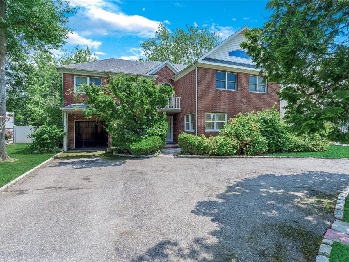#1 photo, 74 Margaret Avenue, מחוז נסאו Lawrence , NY 11559