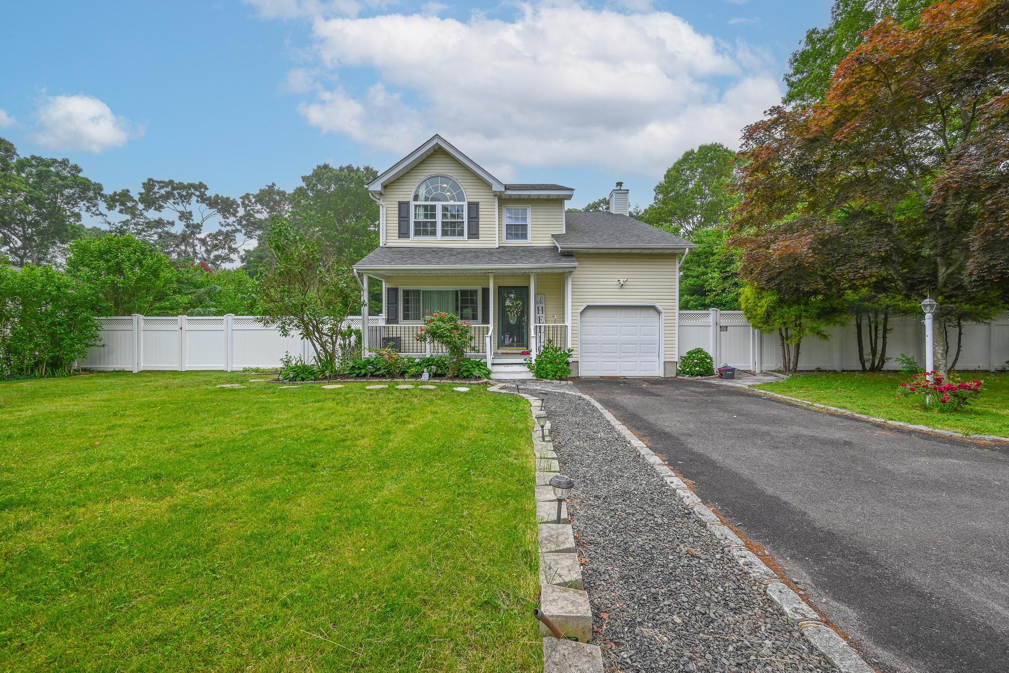 #1 photo, 204 Hawthorne Street, Mastic , NY 11950
