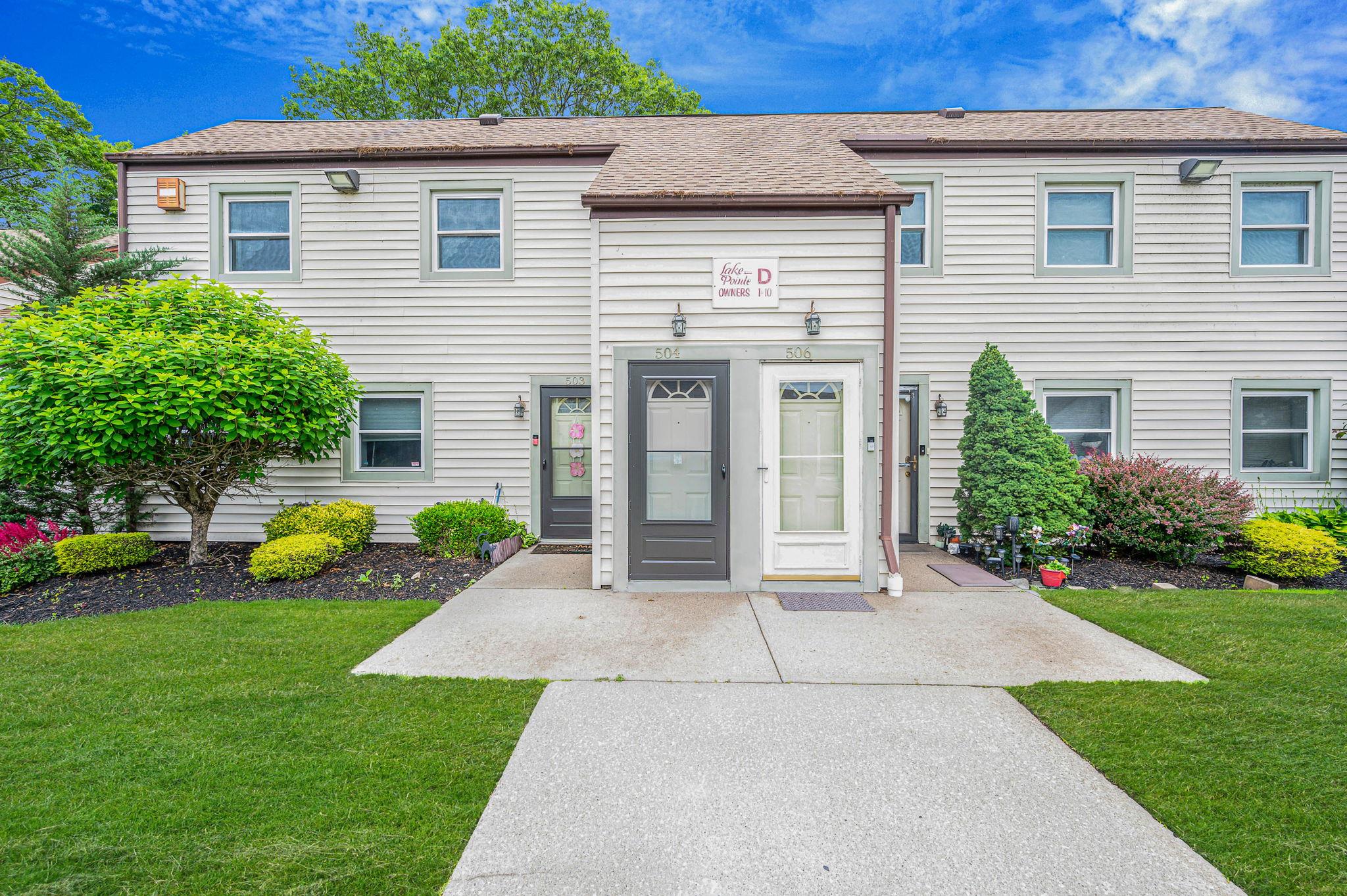 #1 photo, 504 Lake Court Lake Court, מחוז סאפוק Middle Island , NY 11953