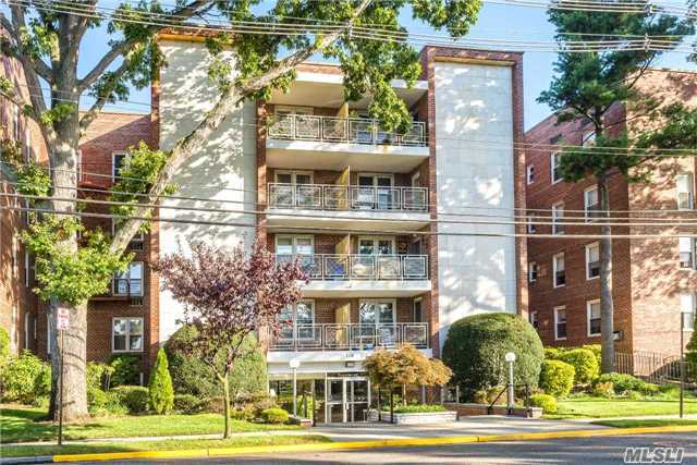 #1 photo, 110 Brooklyn Avenue, Freeport , NY 11520