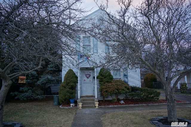 #1 photo, 114 Clyde Street, サフォーク郡 West Sayville , NY 11796