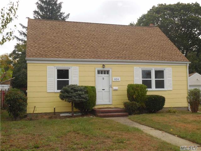#1 photo, 824 Brown Court, Uniondale , NY 11553