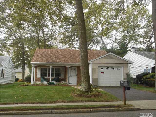 #1 photo, 330 Brownfield Drive, سوفولك Ridge , NY 11961