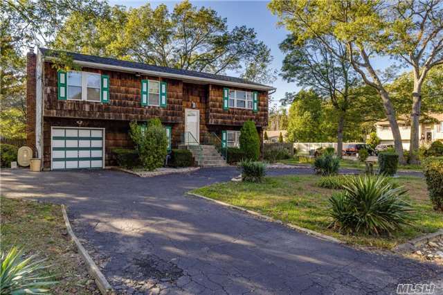 #1 photo, 2050 Feuereisen Avenue, Ronkonkoma , NY 11779