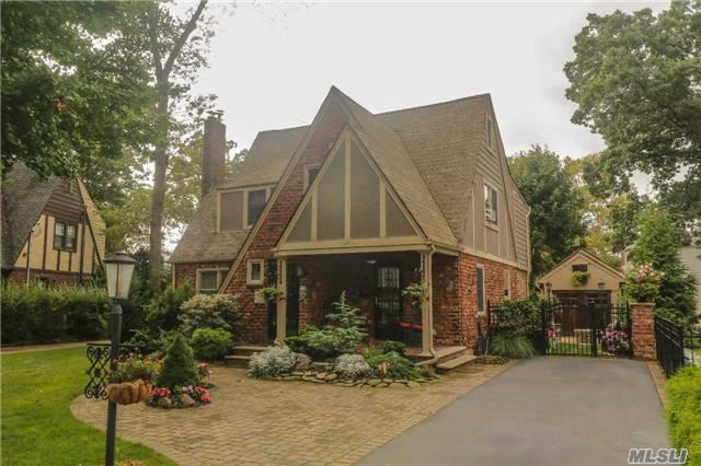 #1 photo, 18 Oak Court, North Merrick , NY 11566