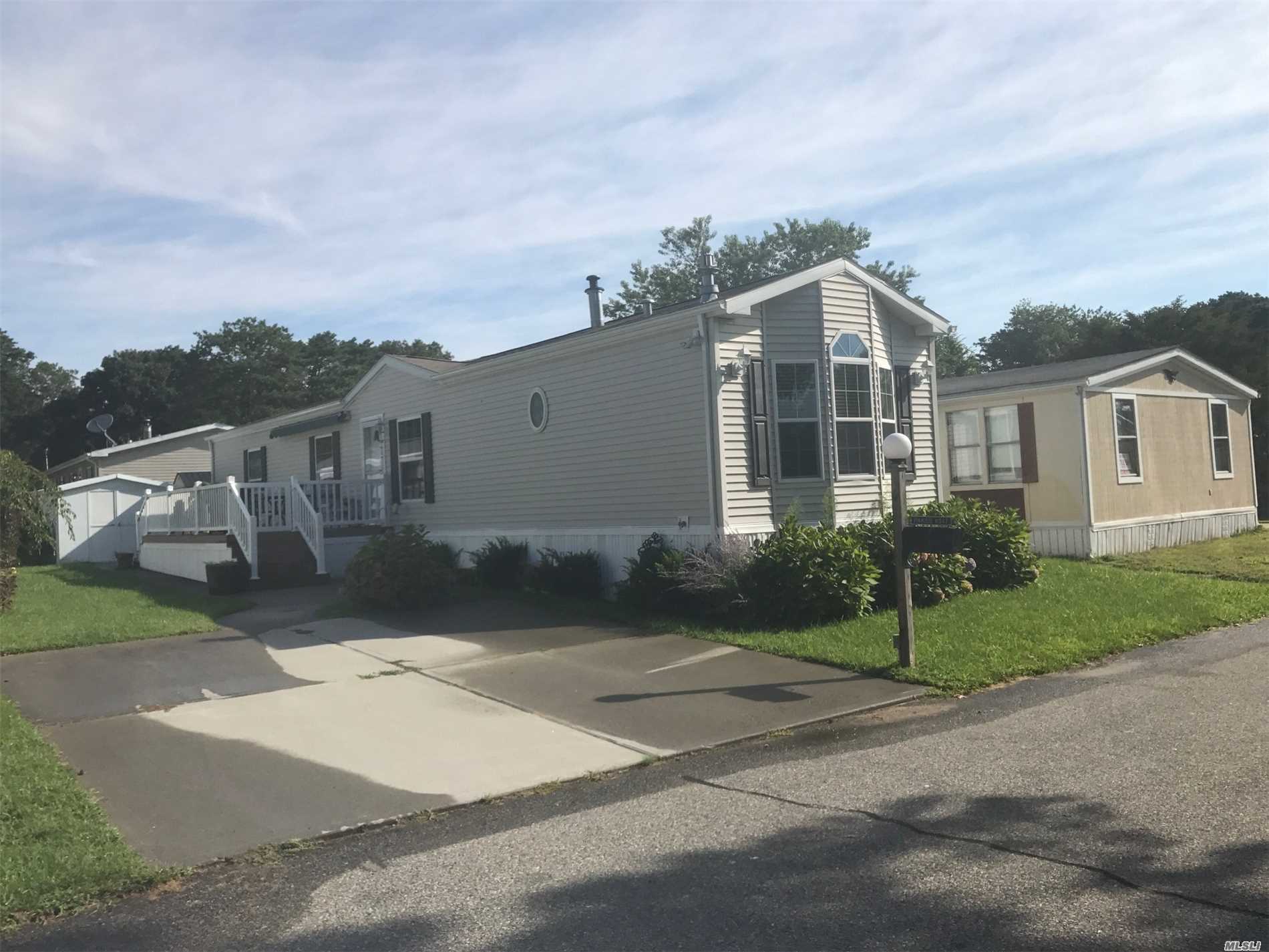 #1 photo, 1661-347 Old Country Road, Riverhead , NY 11901