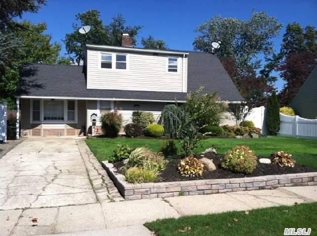 #1 photo, 9 Carpenter Lane, Levittown , NY 11756