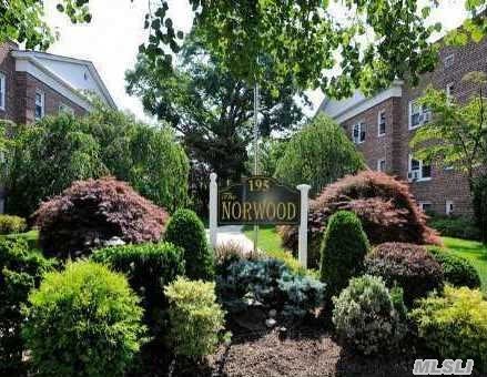 #1 photo, 195 N Village Avenue, ナッソー郡 Rockville Centre , NY 11570