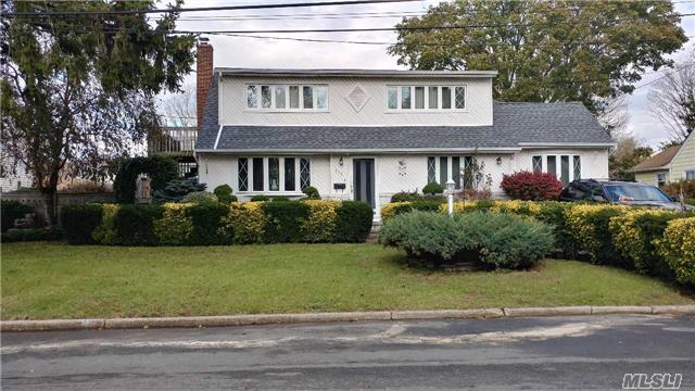 #1 photo, 175 Wickfield Lane, North Babylon , NY 11703