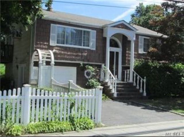 #1 photo, 8 Beverly Road, サフォーク郡 Huntington Sta , NY 11746