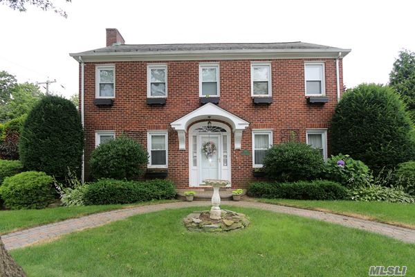 #1 photo, 295 Fulton Street, Нассау ‖ Westbury , NY 11590