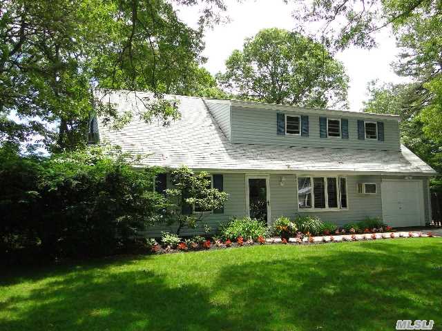 #1 photo, 10 Drury Court, מחוז סאפוק Holtsville , NY 11742