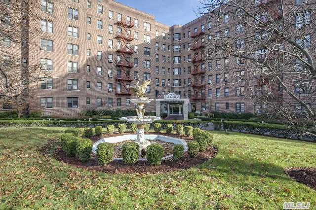 #1 photo, 84-01 Main Street, Briarwood , NY 11435