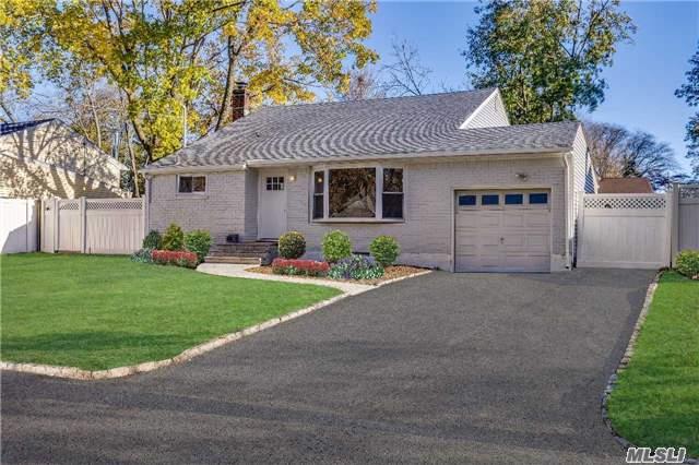 #1 photo, 18 Bayley Place, Huntington Sta , NY 11746