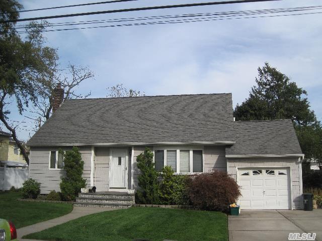 #1 photo, 381 Abington Pl, East Meadow , NY 11554