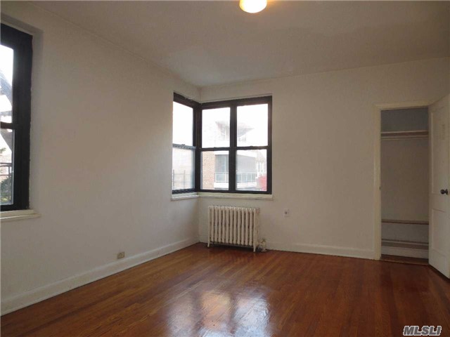 #1 photo, 34-20 79th Street, クイーンズ区 Jackson Heights , NY 11372