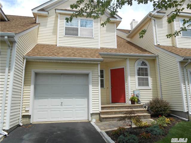 #1 photo, 9 Apricot Court, Melville , NY 11747