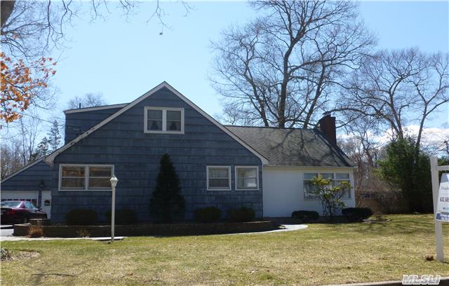 #1 photo, 56 Fulton Avenue, Smithtown , NY 11787