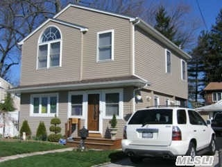 #1 photo, 881 Jefferson Street, Baldwin , NY 11510