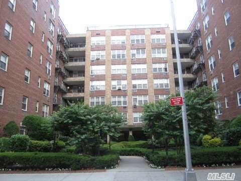 #1 photo, 94-11 59 Avenue, クイーンズ区 Elmhurst , NY 11373