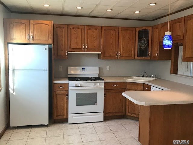 #1 photo, 255-18 74th Avenue, Glen Oaks , NY 11004