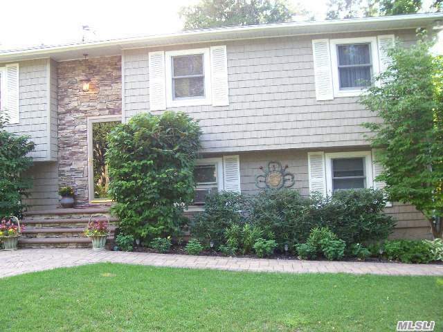 #1 photo, 134 Woodhull Road, سوفولك Huntington , NY 11743