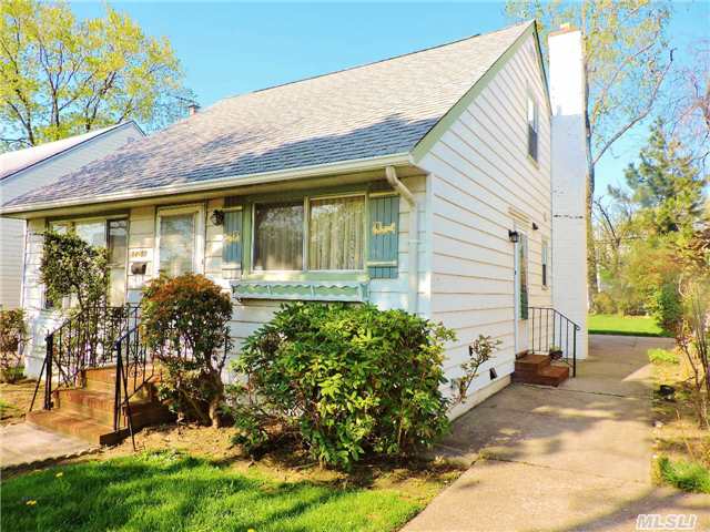 #1 photo, 14-50 142nd St, Whitestone , NY 11357