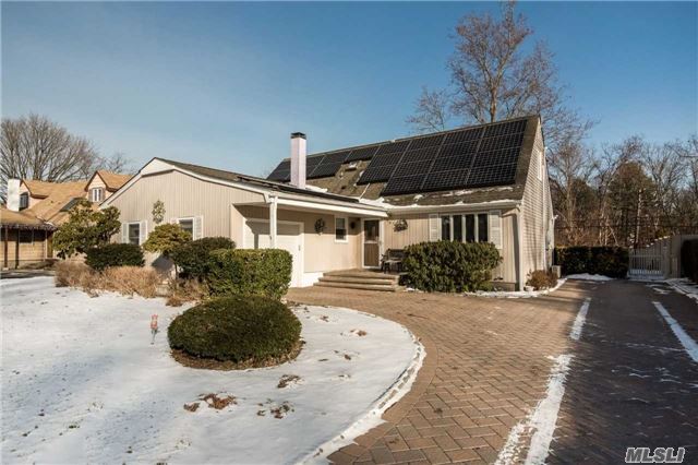 #1 photo, 461 Greenbelt Parkway, Holtsville , NY 11742