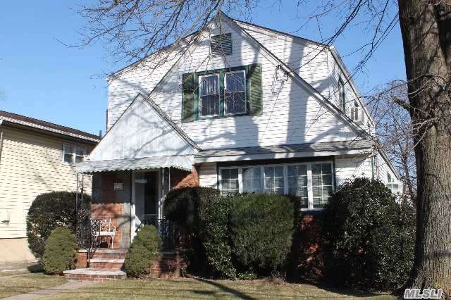 #1 photo, 121 Meyer Avenue, ناسو Valley Stream , NY 11580