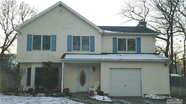 #1 photo, 28 Henry Road, サフォーク郡 Centereach , NY 11720