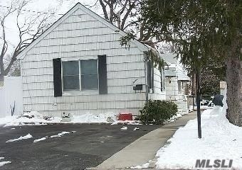 #1 photo, 12 18th Street, ナッソー郡 Jericho , NY 11753