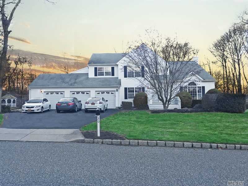 #1 photo, 30 Silas Woods Road, サフォーク郡 Manorville , NY 11949