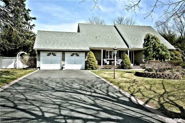 #1 photo, 19 Canterbury Ln, Nesconset , NY 11767