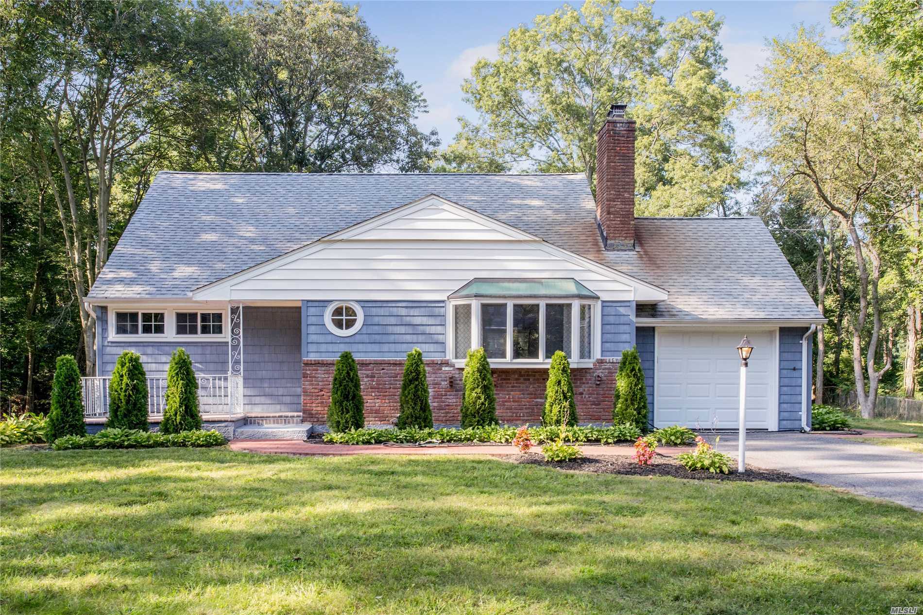 #1 photo, 3 Woodedge Drive, 東長島 Dix小山 Dix Hills , NY 11746